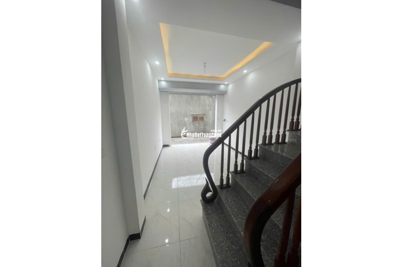 NHÀ 3 TẦNG - NGÕ Ô TÔ - GIÁ CHỈ 2,X TỶ